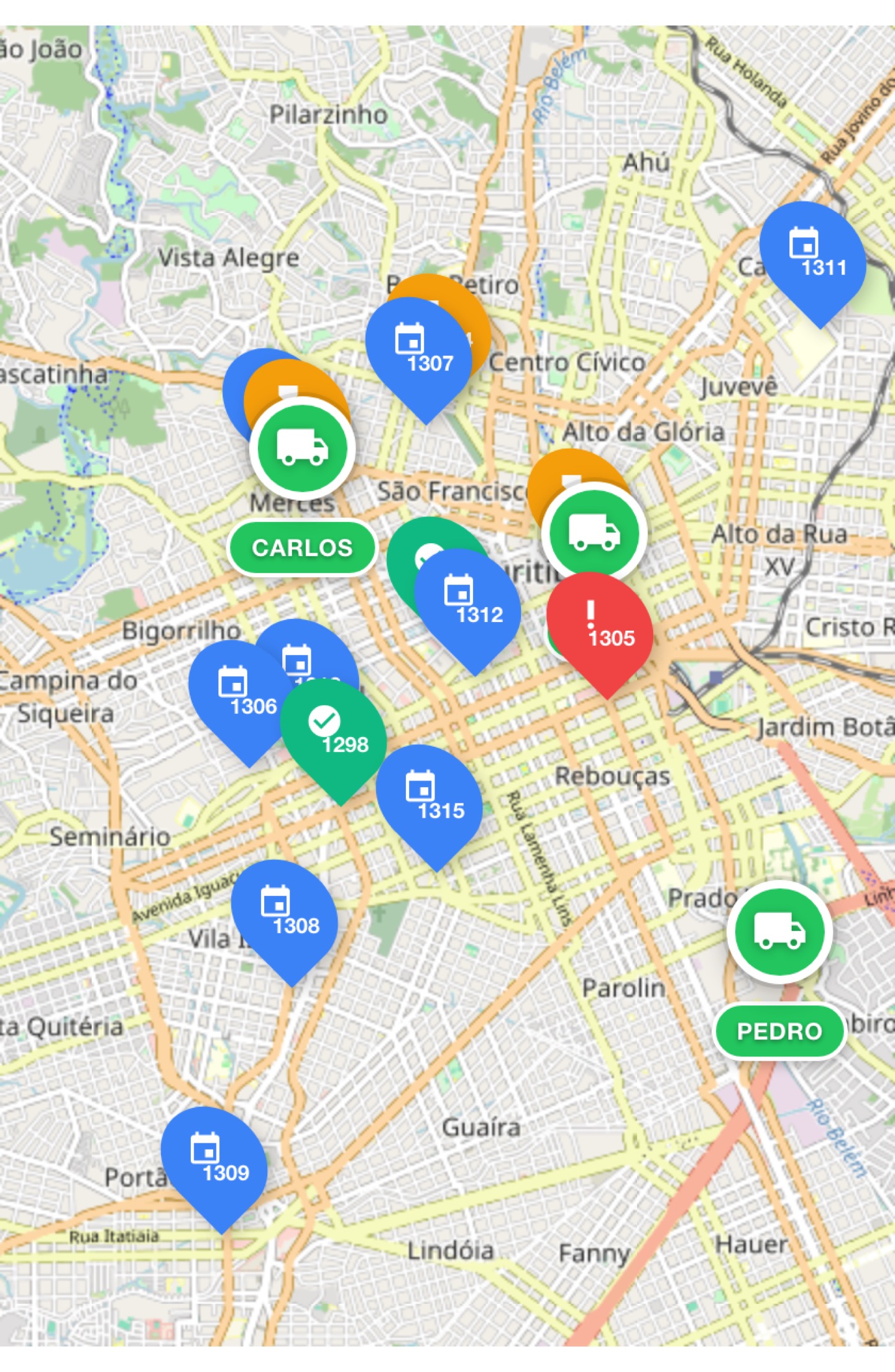 Os pedidos do dia aparecem no mapa, para você ver em que parte da cidade está cada endereço. Com o GPS ligado, que é opcional, os motoristas também aparecem.