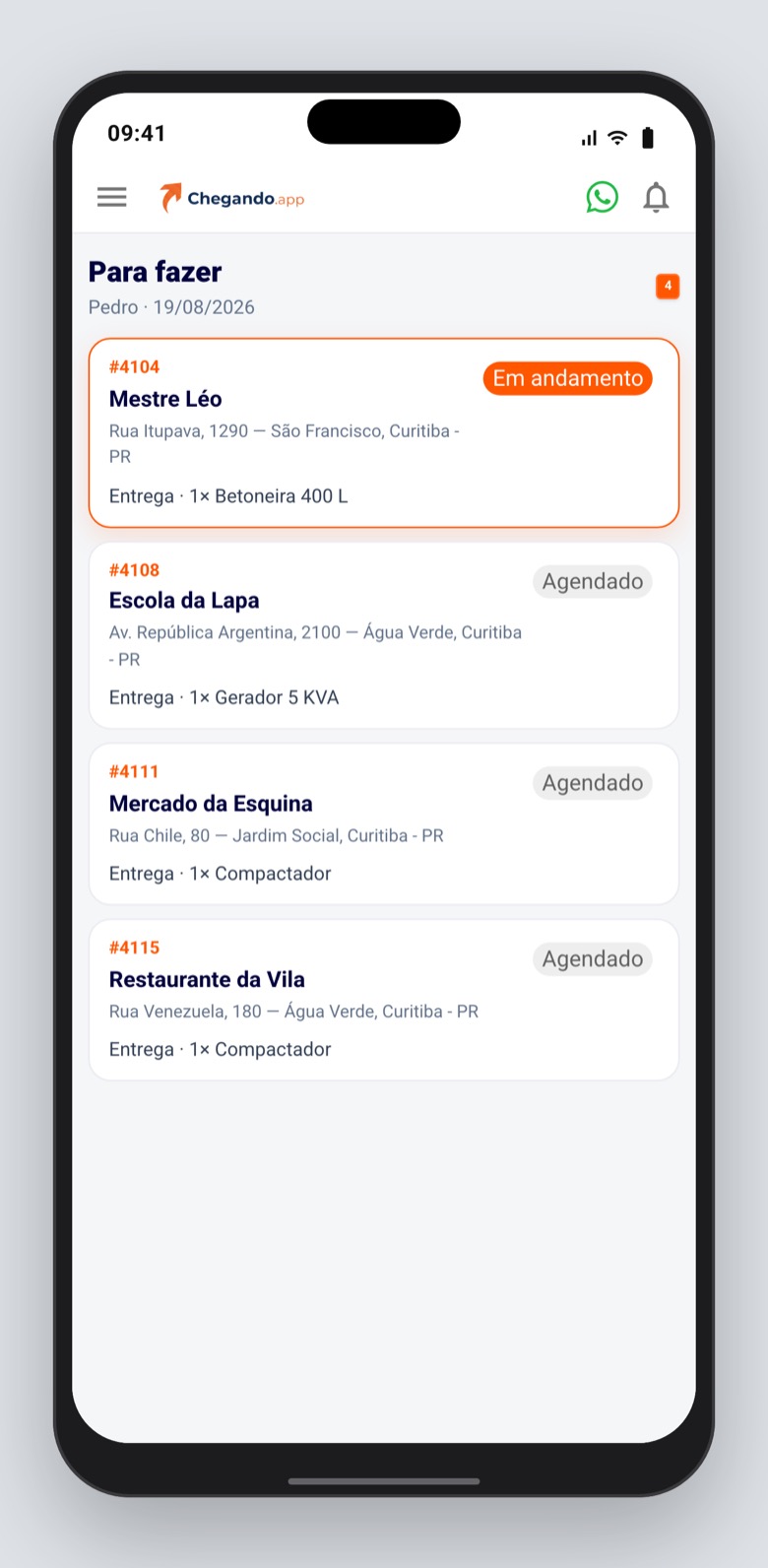 O motorista abre a lista do dia no celular, assim que o escritório confirma a rota.
